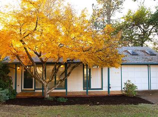 3215 Strathmore Pl, Eugene, OR 97405