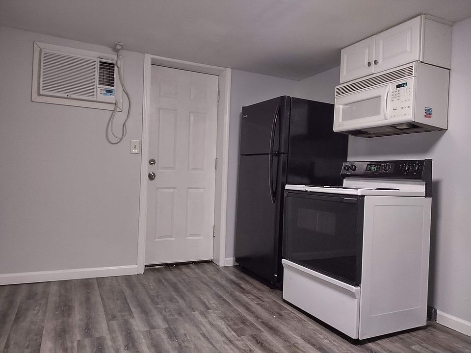 1st image of 407 W Main St #3