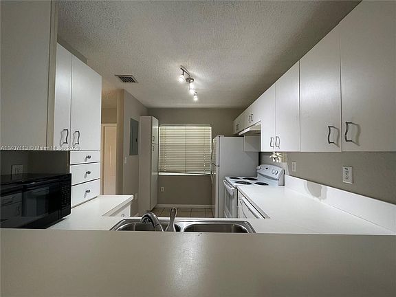 4th image of 14124 SW 121st Pl #3-26