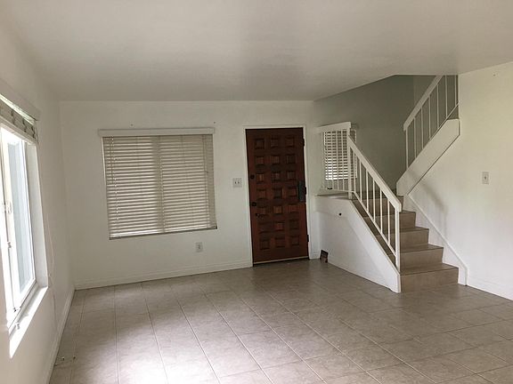 3rd image of 9842 Karmont Ave