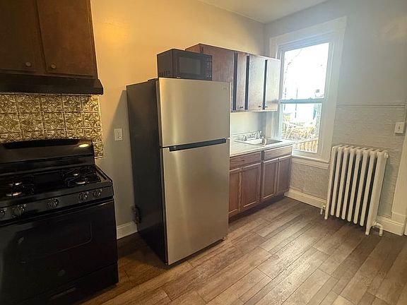 4th image of 76 Benkard Ave Floor 2