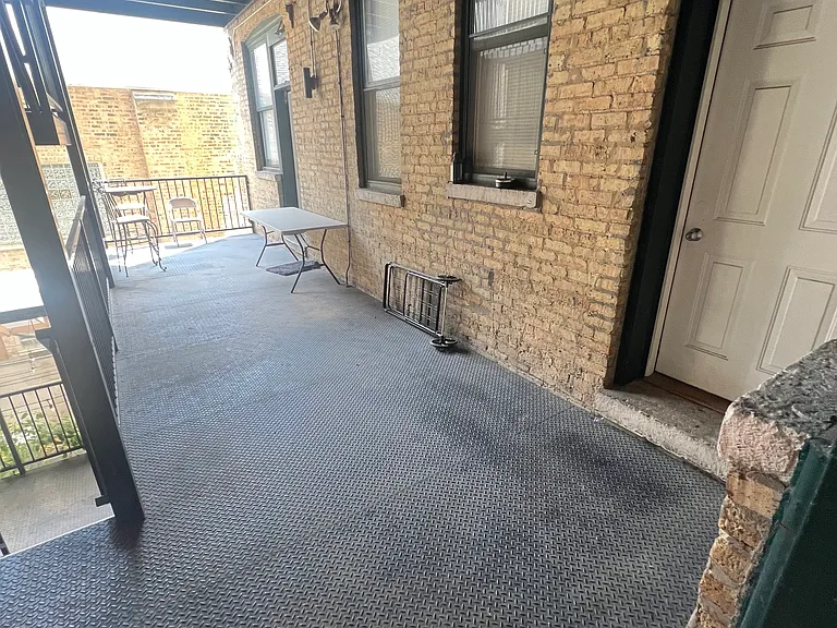 351 W Oak St #104 — Photo 23