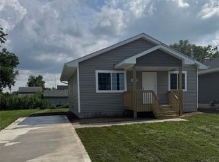 1533 Walker St, Des Moines, IA 50316