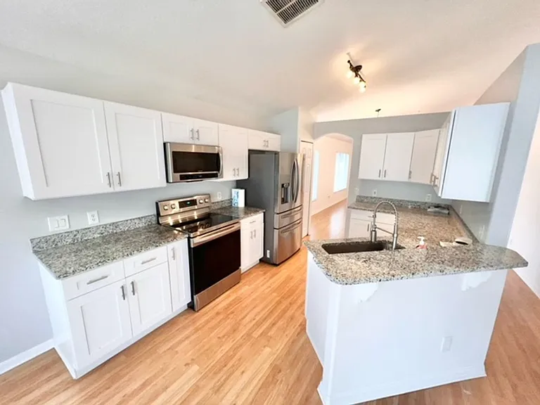 4403 Brookdale Ct — Photo 5
