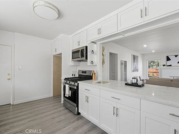 4th image of 9556 Mayne St