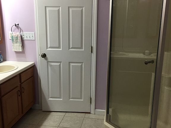 5th image of 352 Woodside Ln