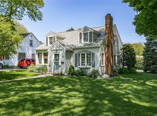 326 Oaklawn Dr, Rochester, NY 14617