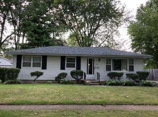 300 Melinda Dr, South Elgin, IL 60177