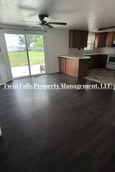 3073 Vickie Ln — Photo 14