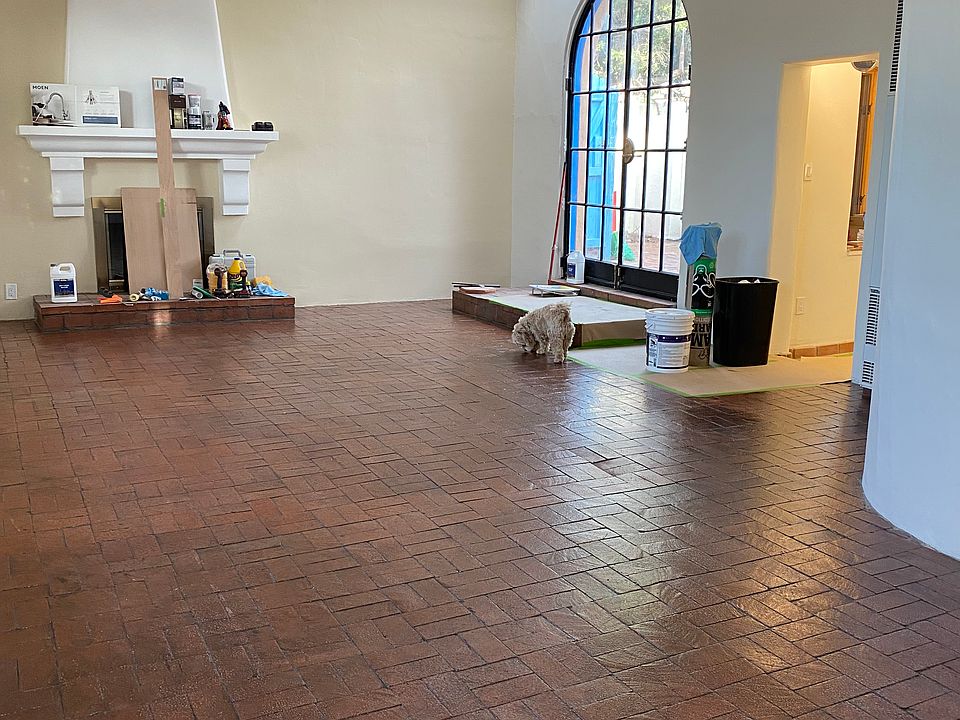 1st image of 304 1/2 Dartmouth Dr SE #1/2