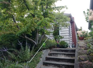 5542 Kenwood Pl N, Seattle, WA 98103