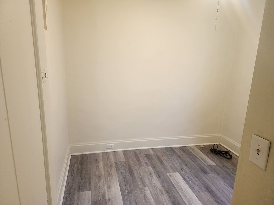 1st image of 19 N Lee St APT 1