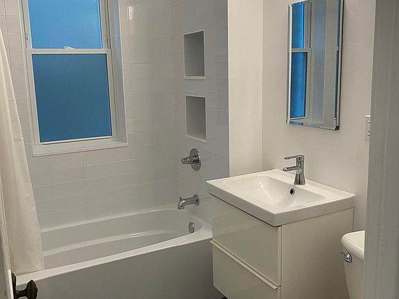 4th image of 2509 W Cortez St #1
