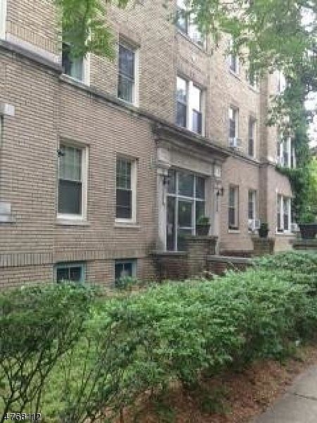 1st image of 16 Seymour St APT 15