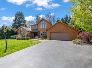 381 Hartsville Ln, Webster, NY 14580