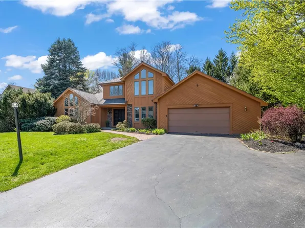 381 Hartsville Ln, Webster, NY 14580