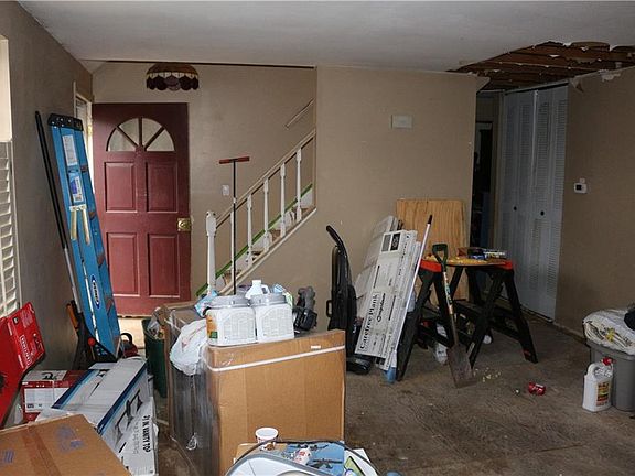 4th image of 8148 Palmetto Ln