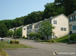 17 Great Oak Ridge Way, Seymour, CT 06483