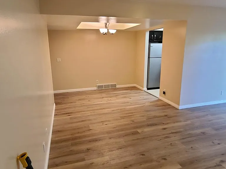 335 Peach Ln — Photo 7