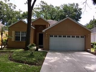 148 Tall Trees front entrance and 2 car garage