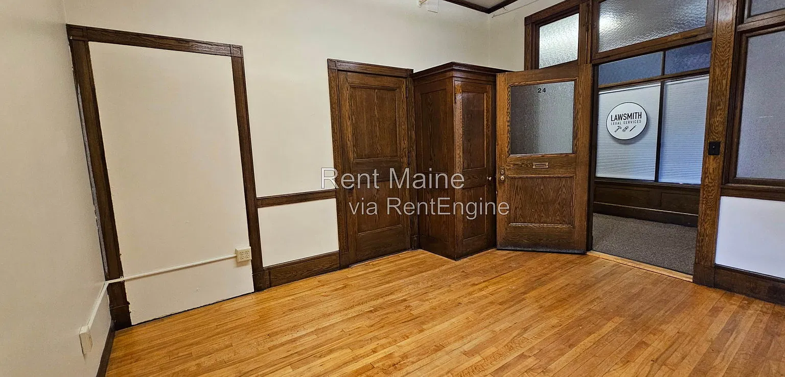 61 Main St — Photo 1