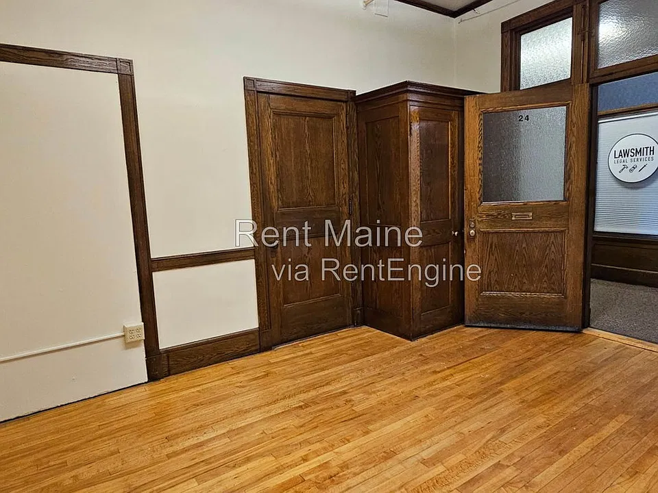 61 Main St #24