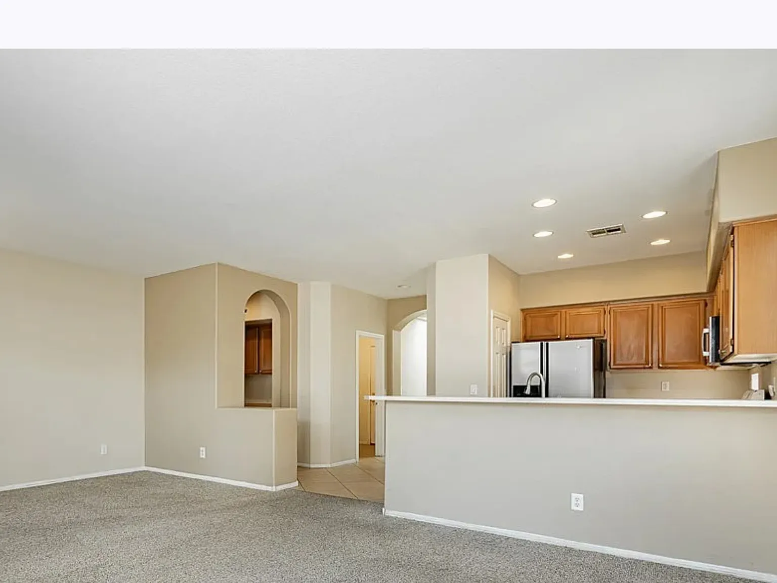 3 bed, 1555 sqft, $2,100 — Photo 2