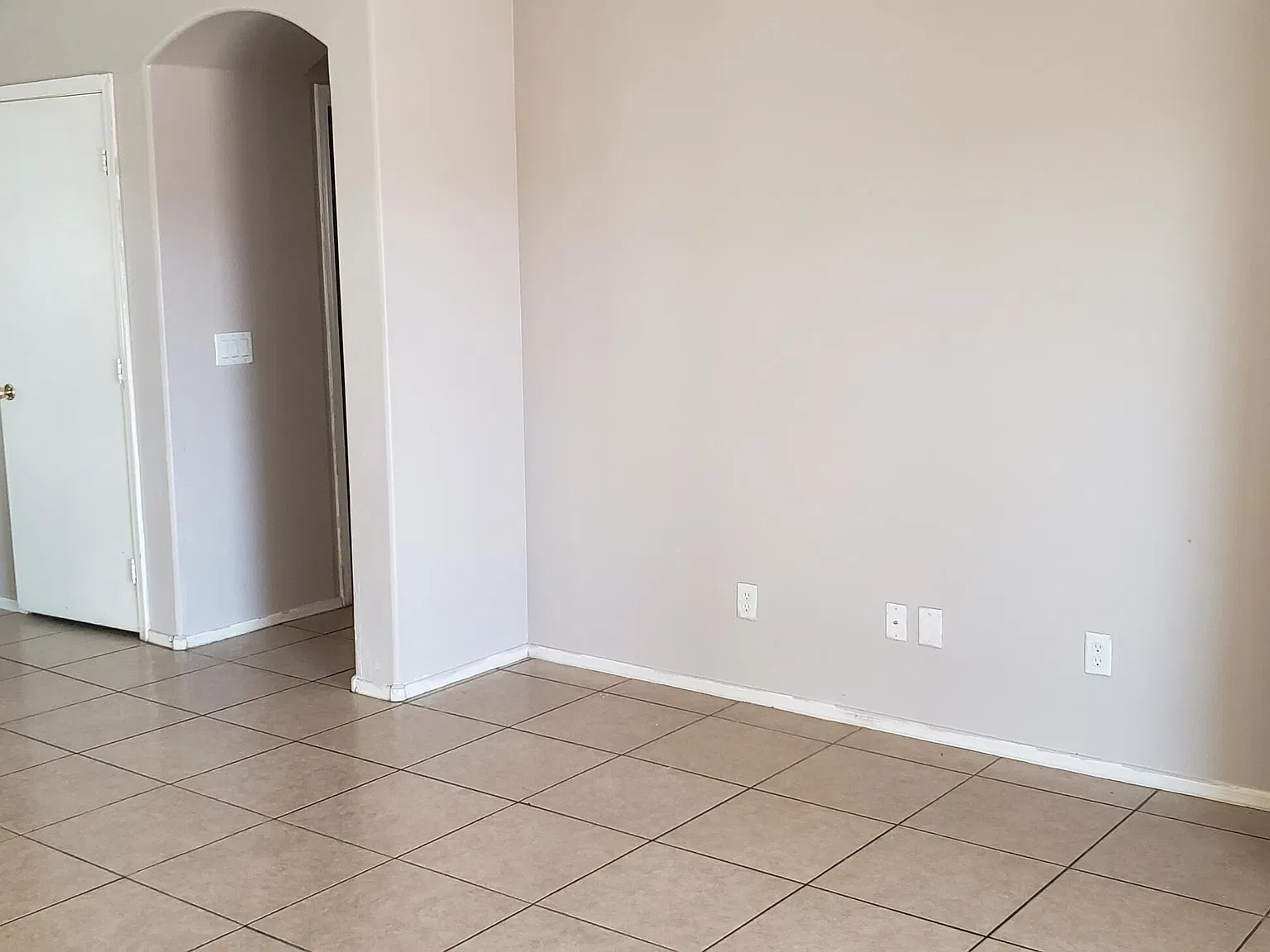 3 bed, 2.0 bath, 1345 sqft, $1,800 — Photo 4