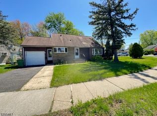 105 Independence Dr, Roselle, NJ 07203