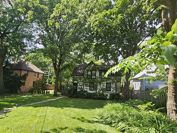 3rd image of 1418 Forest Ave #A