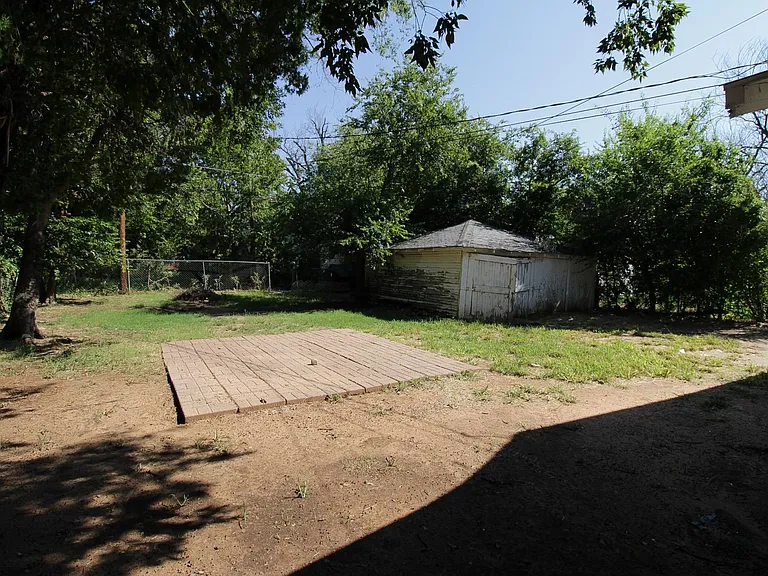 1706 McGregor Ave — Photo 4