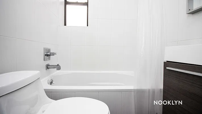 Rented by Nooklyn NYC LLC | media 31