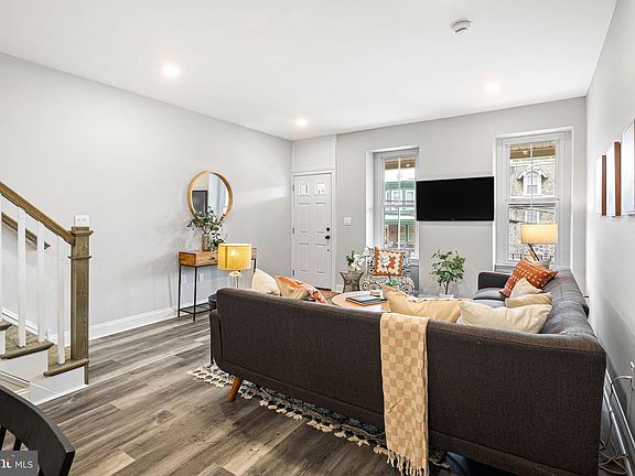 4th image of 160 Shurs Ln