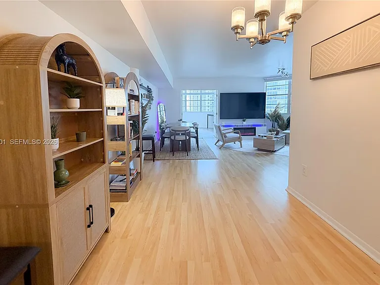 825 Brickell Bay Dr #2050 — Photo 2