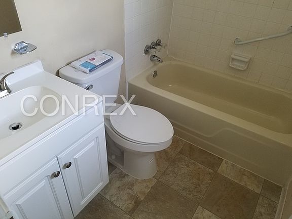 3rd image of 958 Havensport Dr