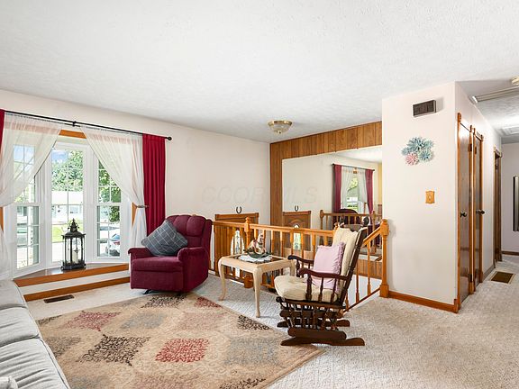 3rd image of 1820 Shoshone Dr