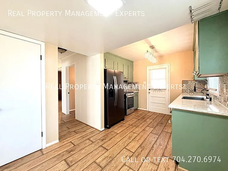 4008 Irvington Dr — Photo 4