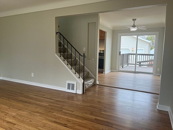 4th image of 1718 Hawthorne Dr