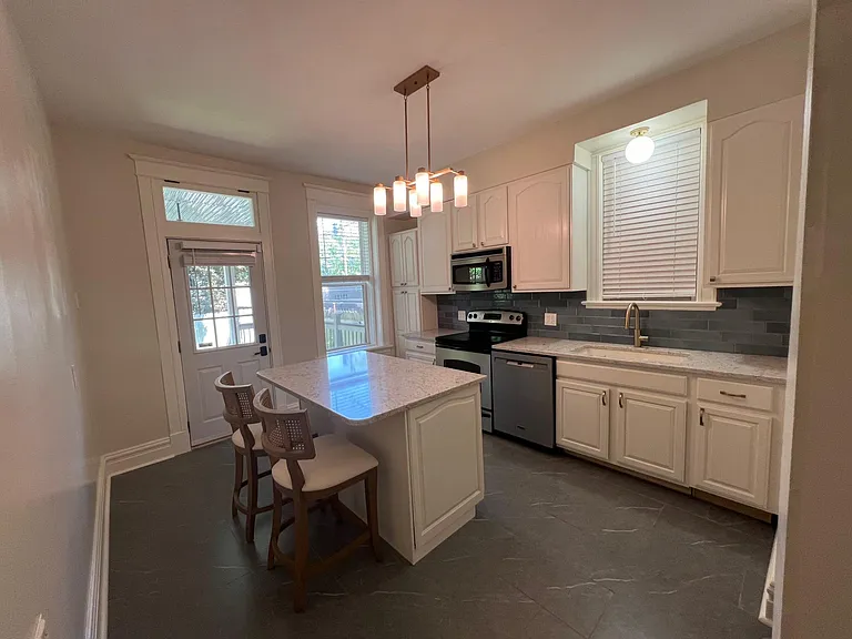 3323 Halliday Ave — Photo 20