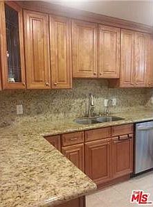 2nd image of 845 S Plymouth Blvd Unit B