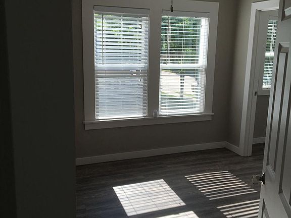 2nd image of 904 Draper St