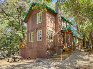 772 Esquimoux Dr, Green Valley Lake, CA 92341