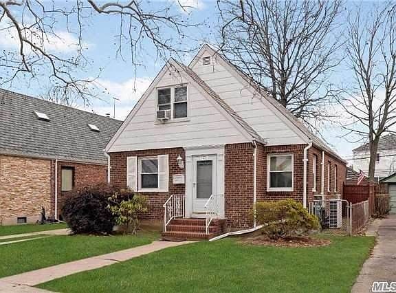 5th image of 76-21 172nd St