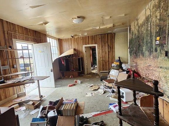 5th image of 5939 W River Rd