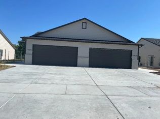 12031 W Shadow Lakes St, Wichita, KS 67205