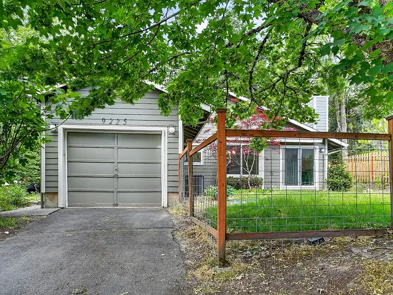 9225 SW Chelan Pl — Photo 1