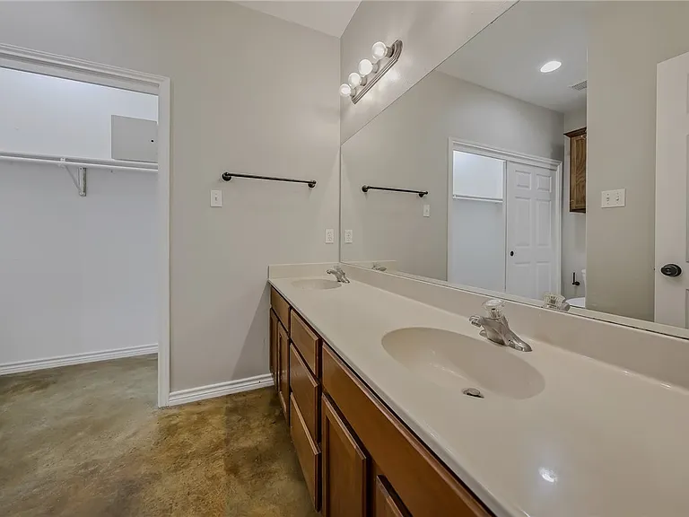 6630 Rhine Dr #B — Photo 16