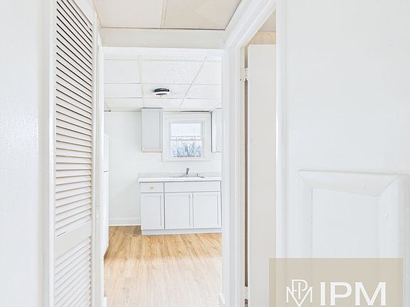 3rd image of 1055 N Duke St APT 3