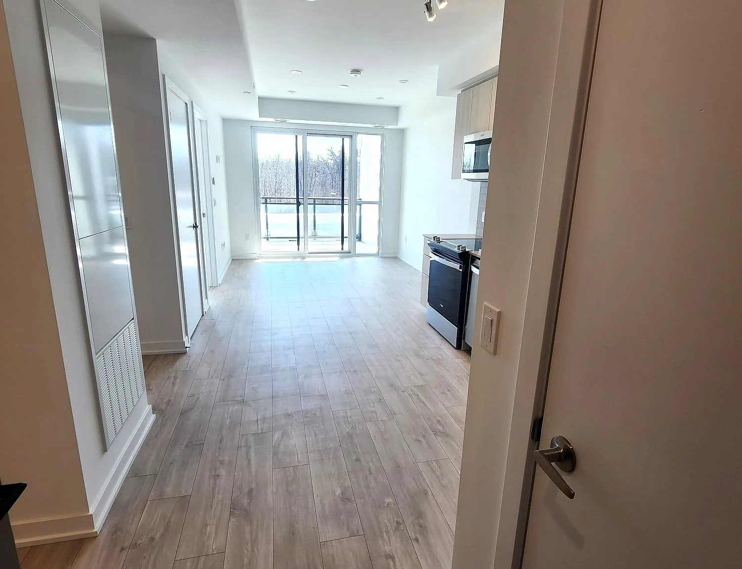 1 bed, $2,100 — Photo 2