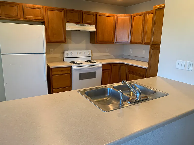 525 Western Ave #200 — Photo 2